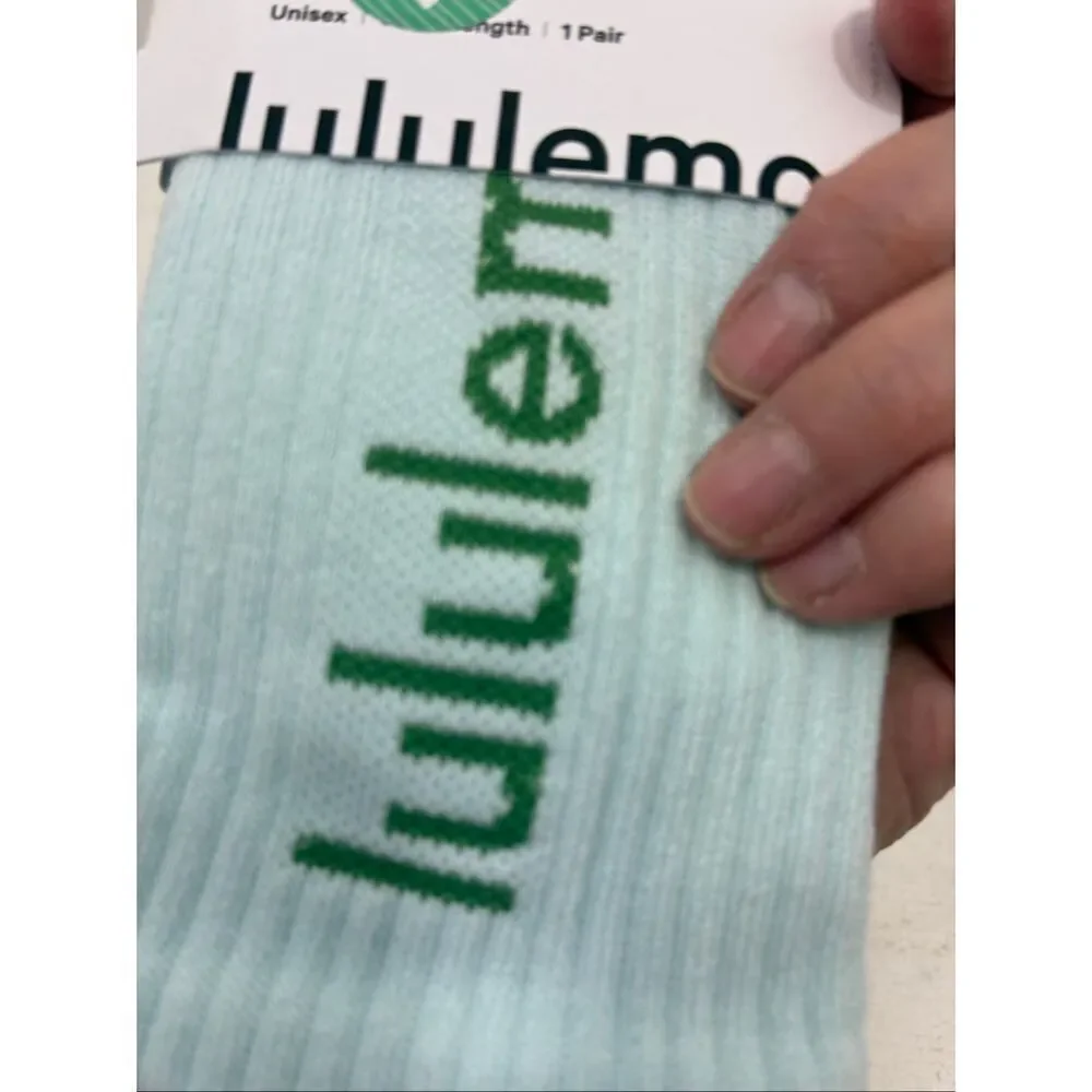 Lululemon NWT Daily Essential Socks in Green Size L